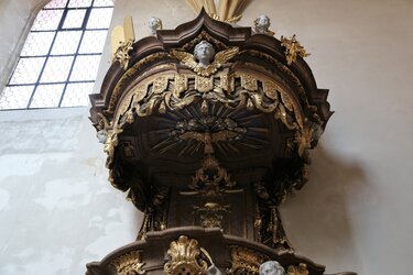 Kanzel der Pfarrkirche Sankt Georg in Tückelhausen