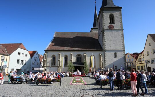 Außenansicht St. Kilian Haßfurt